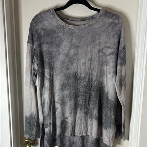 Gray Tie-Dye Long Sleeve Shirt